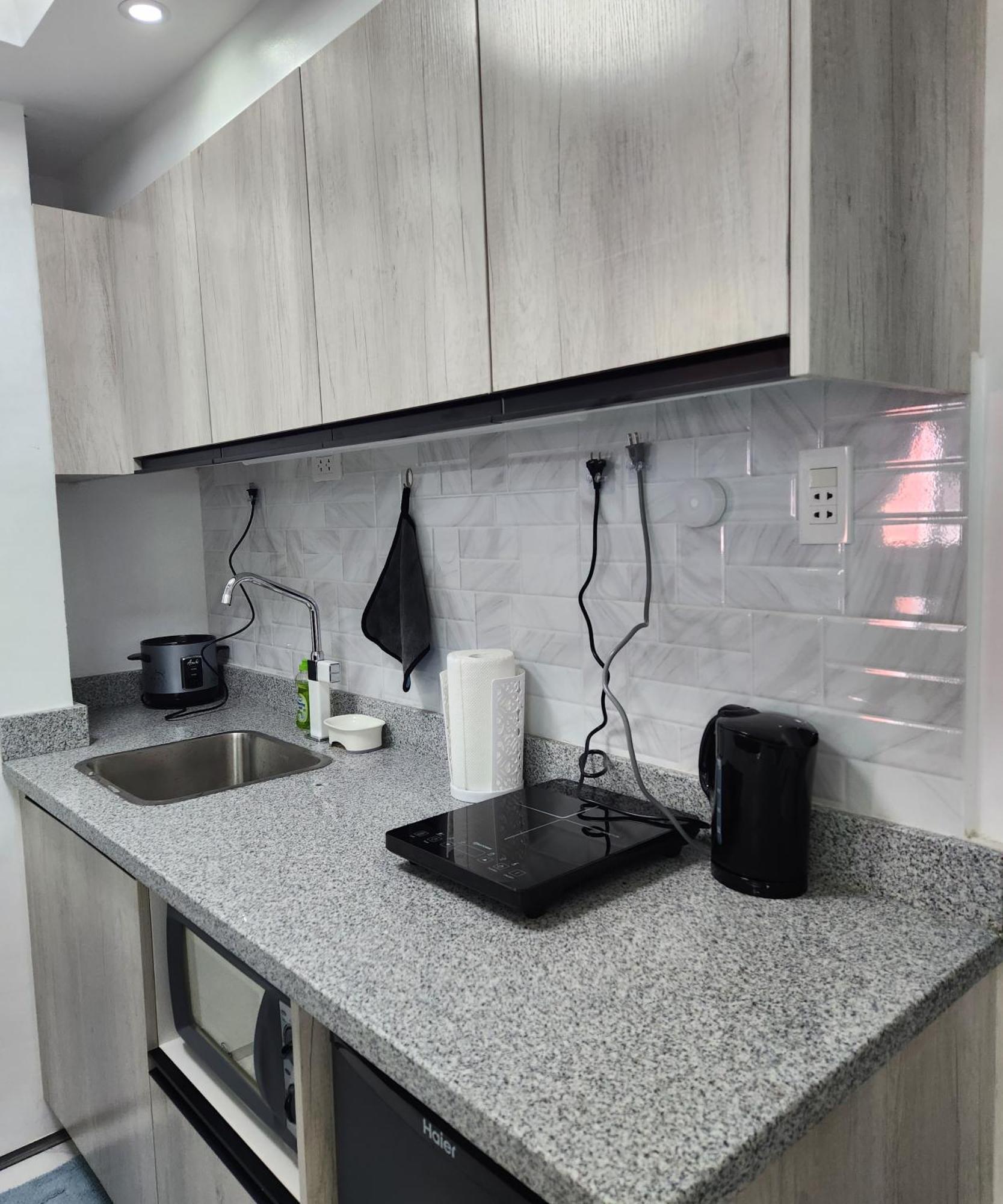 Condo Azur Suites B207 Near Airport, Netflix, Stylish, Cozy With Swimming Pool Isla de Mactán Exterior foto