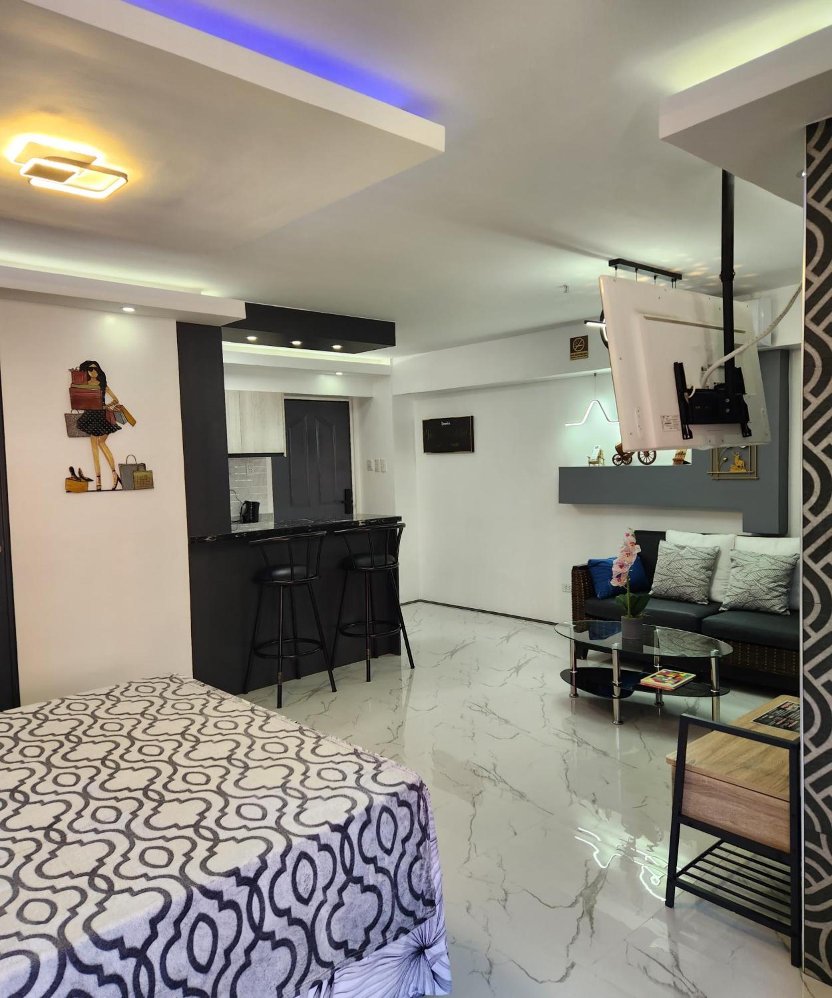 Condo Azur Suites B207 Near Airport, Netflix, Stylish, Cozy With Swimming Pool Isla de Mactán Exterior foto